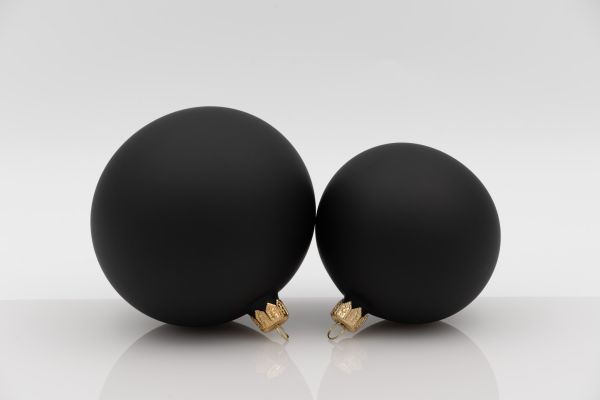 Weihnachtskugel 10er schwarz matt<br>mundgeblasen, Handtaucherei